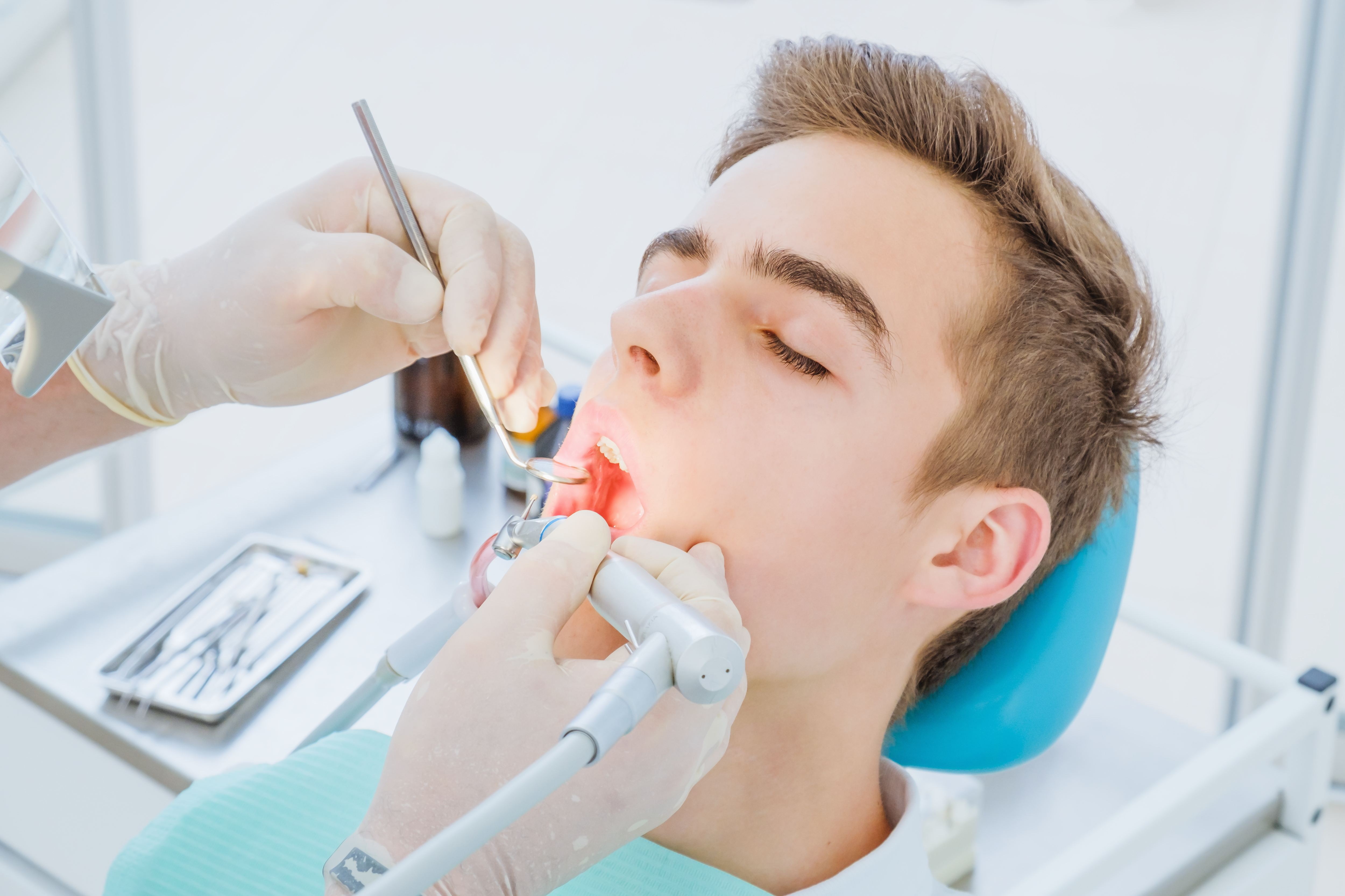 Увеличение губ стоматолог. Стоматологический лазер Doctor smile. Конфликты на лазер стоматолога.