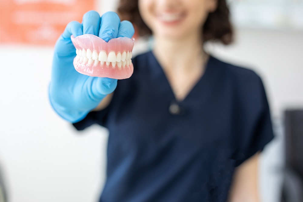 how much does it cost to get dentures relined